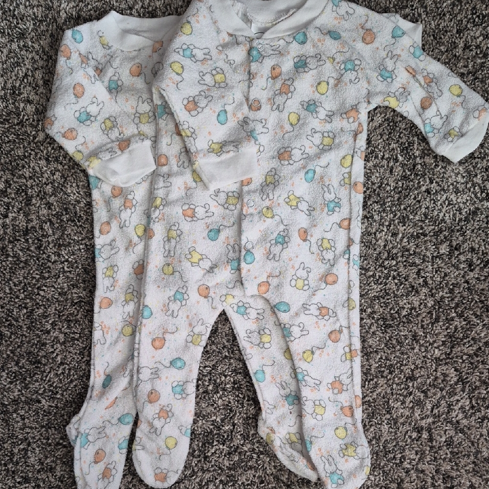 Never Been Worn Charming White and Multicolor Baby Footies